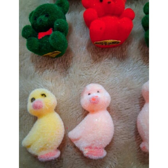 Miniature Flocked Animal Figurines Set Of Bears Ducks Squirrels Vintage Made I - Picture 3 of 7